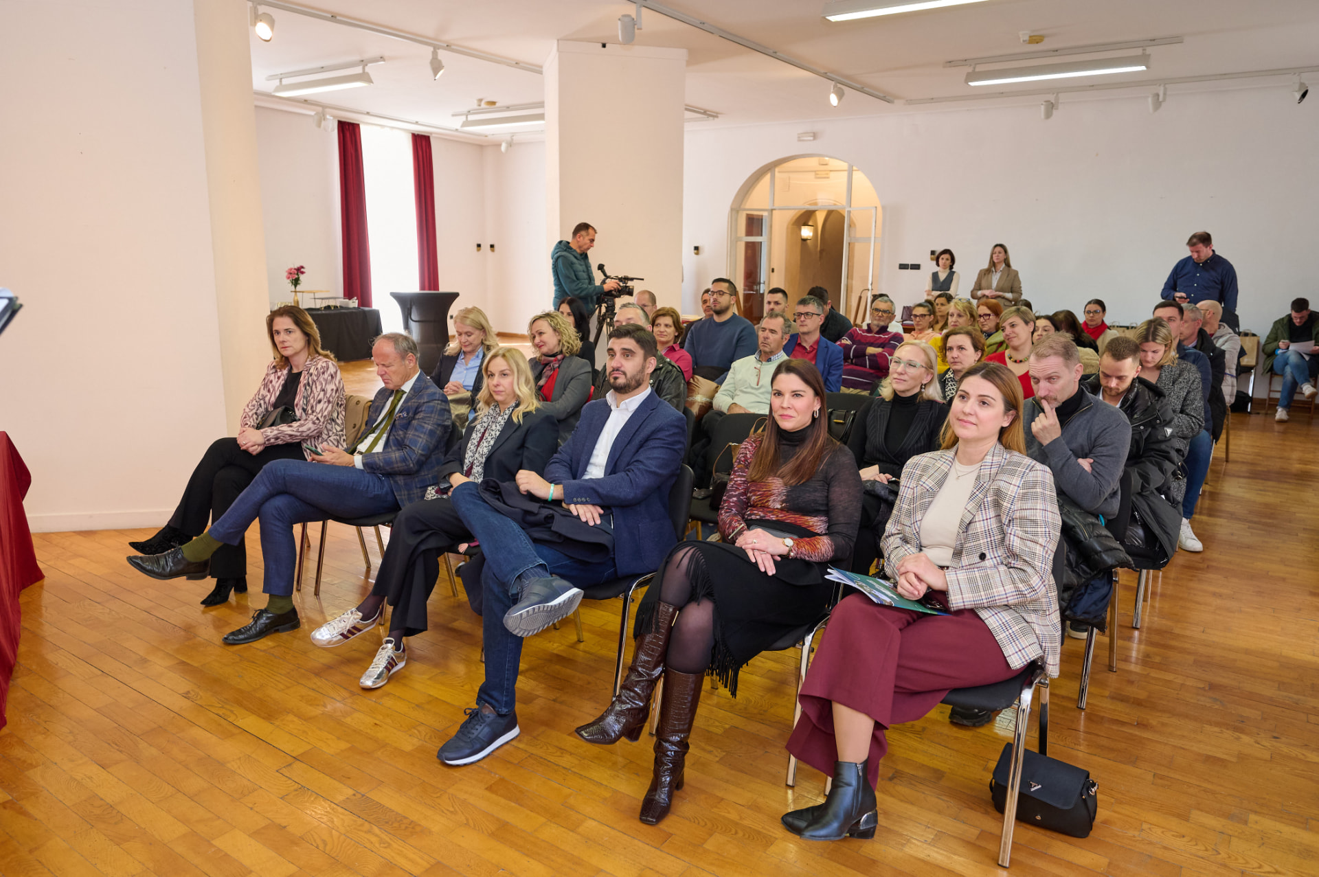 Publika na edukaciji Povratak korijenima u dvorani